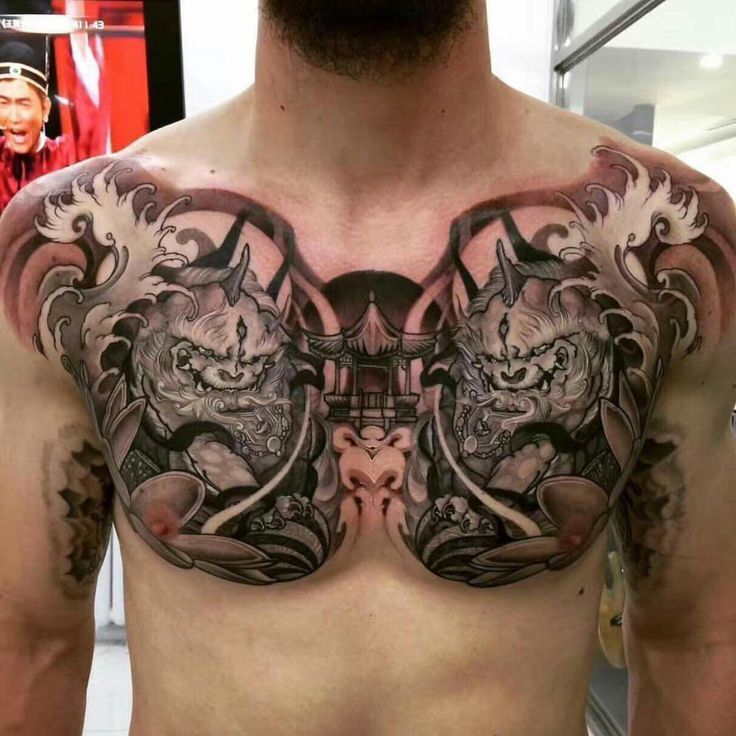 mẫu tattoo cho nam cực táo bạo ở ngực