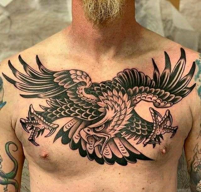 mẫu tattoo cú đêm cho nam trên ngực