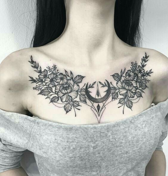 tattoo ngay mẫu hoa lá nghệ thuật trên ngực