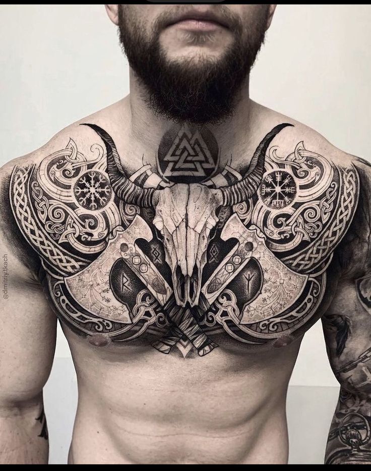 tattoo ở ngực biểu tượng sức mạnh