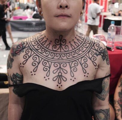 hình xăm hoa văn ở cổ tattoo họa tiết ở cổ