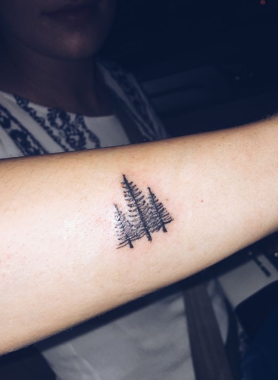 mẫu tattoo hình cây thông nhỏ dễ thương