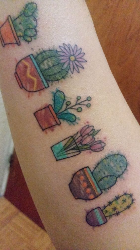 hình tattoo xương rồng xếp thành hàng