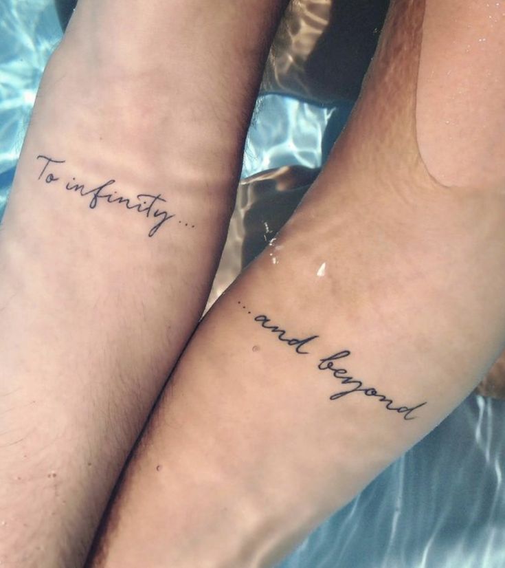 Ấn tượng với kiểu xăm đôi nổi bật hút mắt với kiểu tattoo chữ đôi ấn tượng