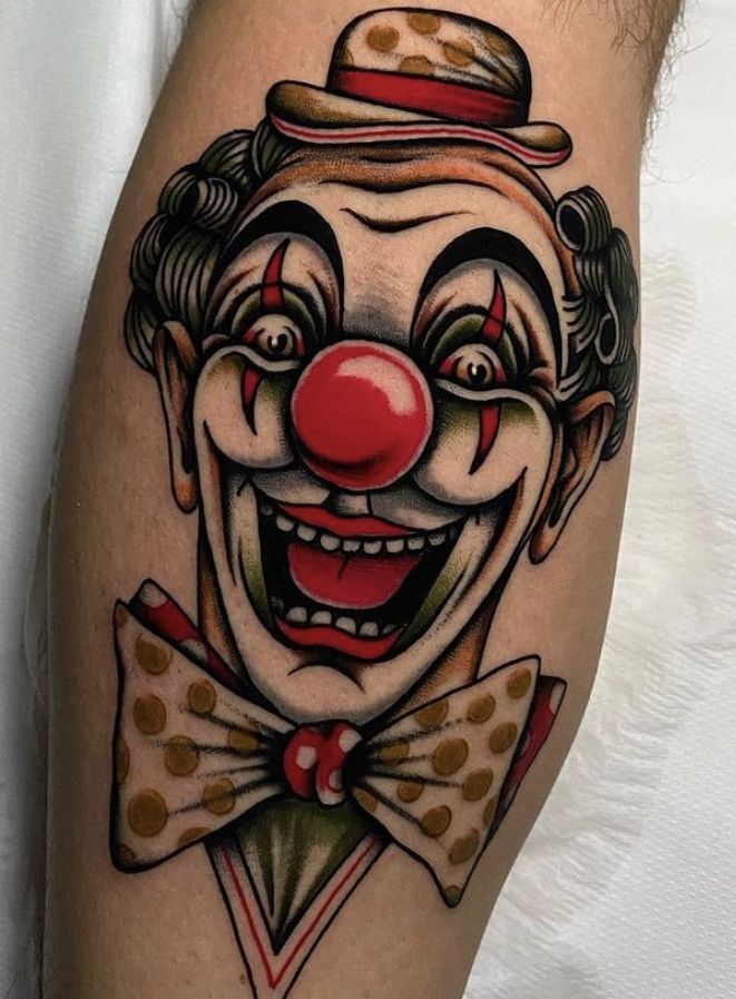 Đáng sợ với kiểu xăm hình chú hề của khách hàng đáng sợ với kiểu tattoo chú hề của anh khách