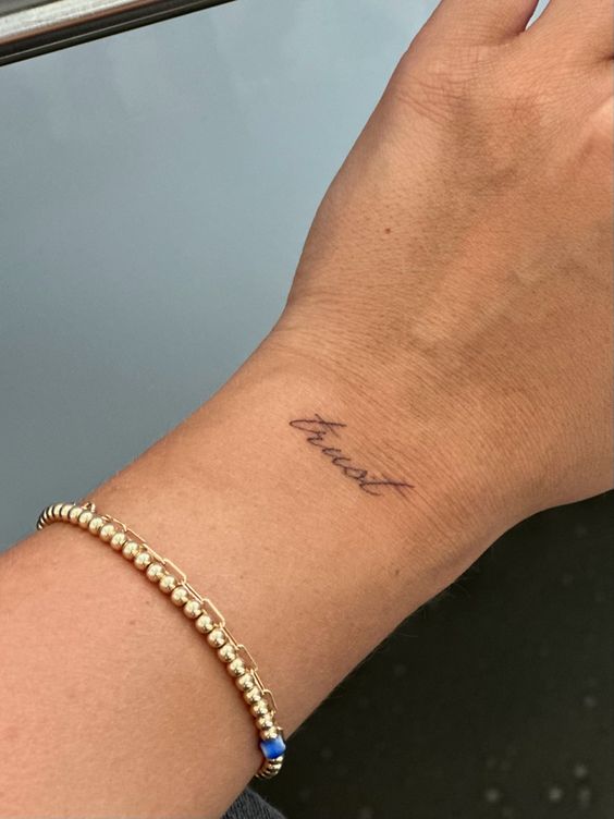 Top 555+ hình xăm chữ ở tay độc đáo và ấn tượng - Genztattoo