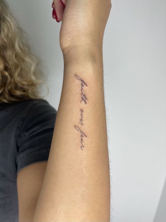 Top 555+ hình xăm chữ ở tay độc đáo và ấn tượng - Genztattoo