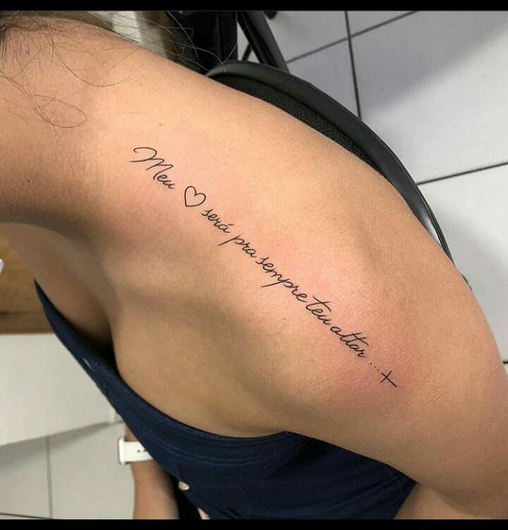 kiểu tattoo chữ ở vai mang ý nghĩa tình yêu