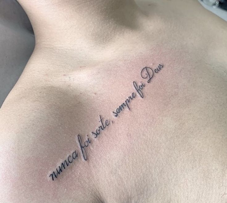 mẫu tattoo chữ ở vai ý nghĩa siêu đẹp