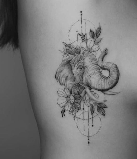 bí ẩn với mẫu tattoo voi trên sườn ngực