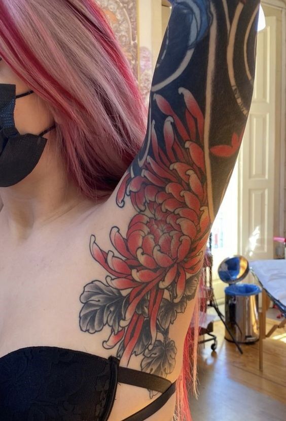 Hình xăm hoa cúc cá tính dành cho nữ Tattoo hoa cúc cá tính cho nữ