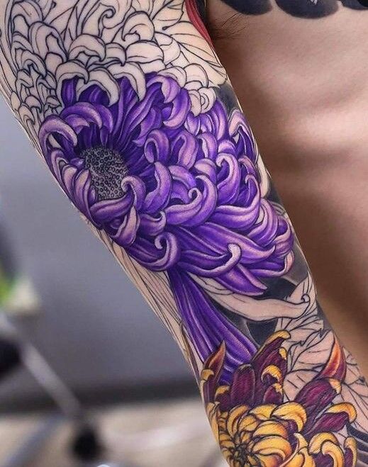 Hình xăm hoa cúc tím cực đẹp Hình xăm hoa cúc màu tím nổi bật