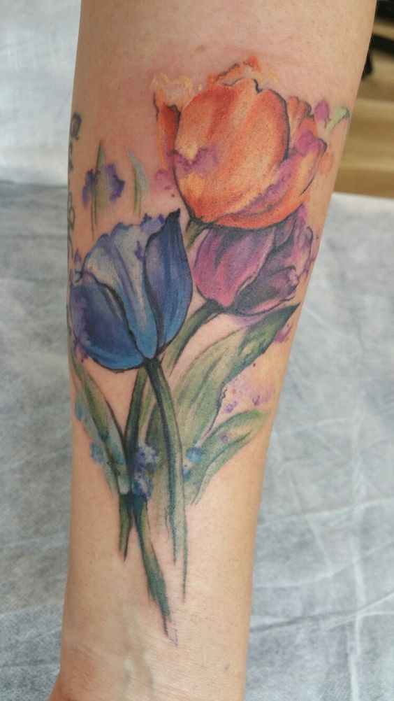 mẫu tattoo hoa tulip cực độc đáo