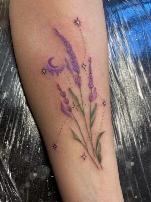 hình xăm hoa lavender kèm mặt trăng