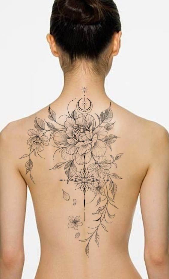 Một hình xăm hoa rất phong cách ở mặt sau Tattoo hoa sau lưng cực phong cách