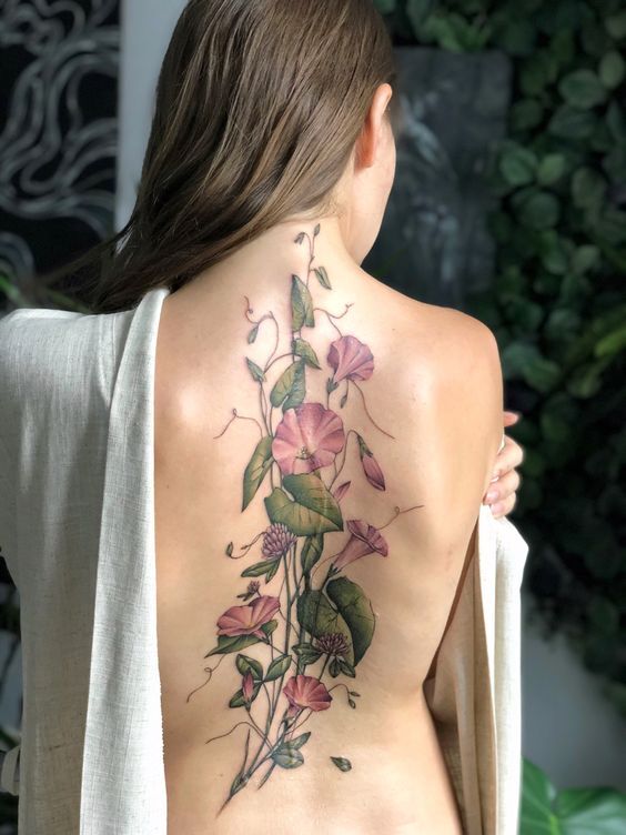 Hình xăm hoa tinh khiết ở lưng Hình xăm hoa sau lưng tinh khôi