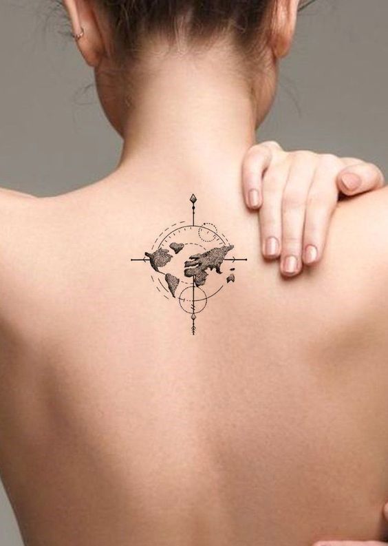 Hình xăm la bàn mini sau gáy cho nữ hình xăm la bàn mini sau gáy cho nữ