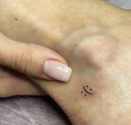tattoo thể hiện cá tính riêng biệt mẫu mặt cười