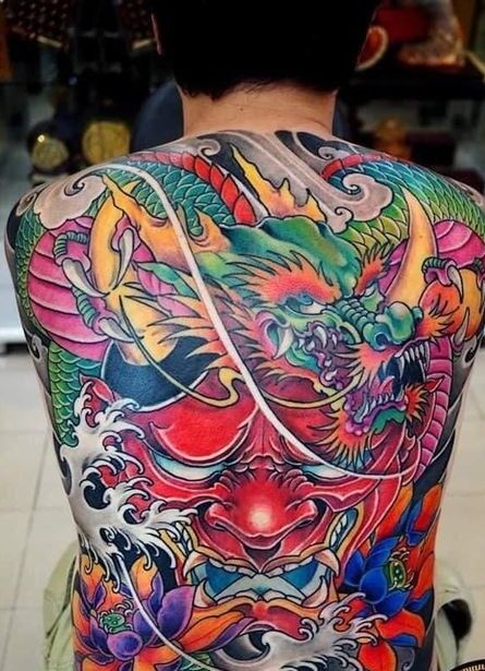 Hình xăm mặt quỷ Oni cùng thanh long che kín lưng khách hàng hình xăm mặt quỷ oni kết hợp với thanh long kín lưng anh khách