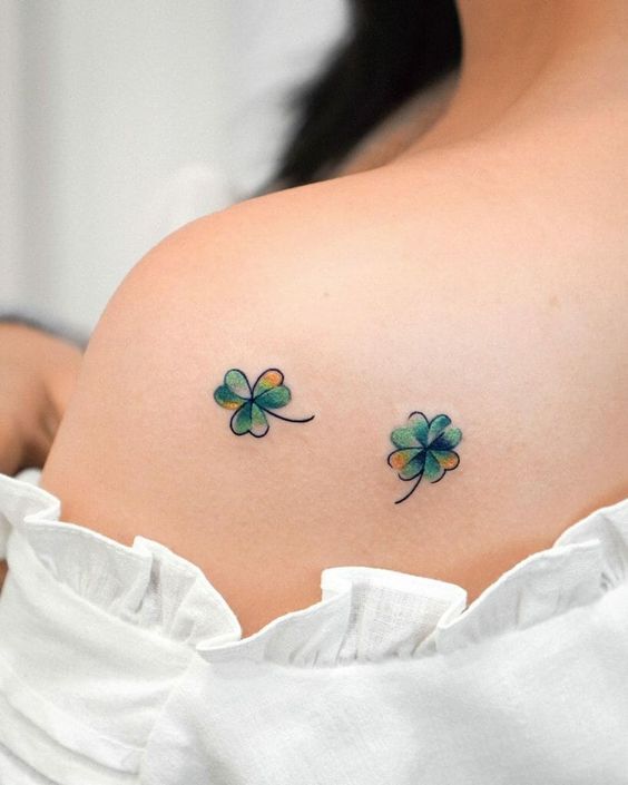 hình xăm mini cỏ 4 lá may mắn và ý nghĩa