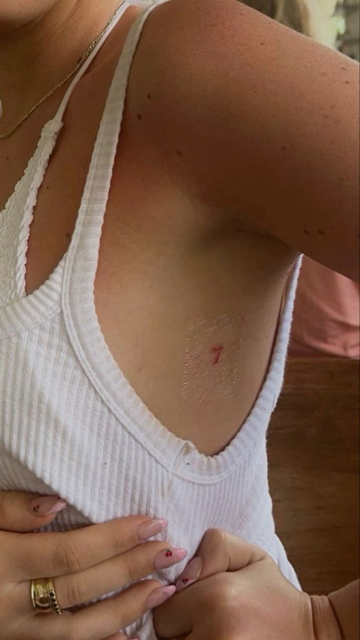 100 hình xăm mini ở mạn sườn cho nữ tạo dấu ấn đặc biệt - Genztattoo