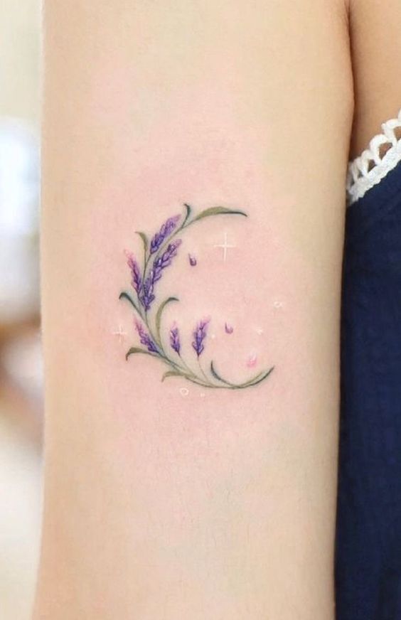 Hình xăm cành hoa nhỏ dễ thương trên cánh tay cho nữ hình xăm cành hoa nhỏ xinh ở cánh tay cho nữ