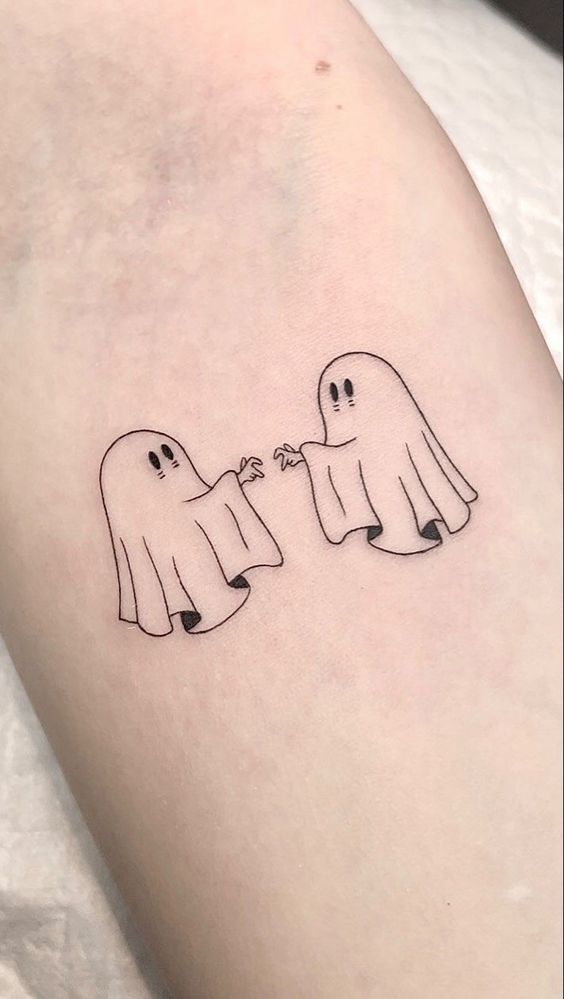 Hình xăm ma nhỏ không mặt dễ thương trên tay mẫu hình xăm con ma vô diện mini cute ở tay