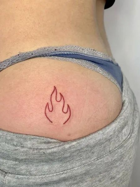 hình xăm ngọn lửa nét đỏ cực nổi bật