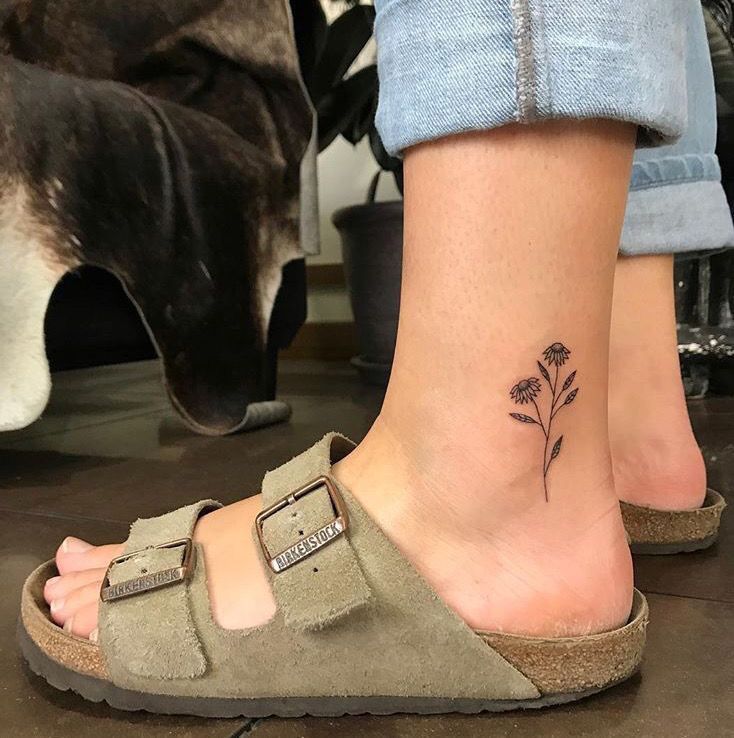 Mẫu hình xăm cành hoa nhỏ dễ thương ở mắt cá chân mẫu tattoo cành hoa nhỏ xinh ở mắt cá chân