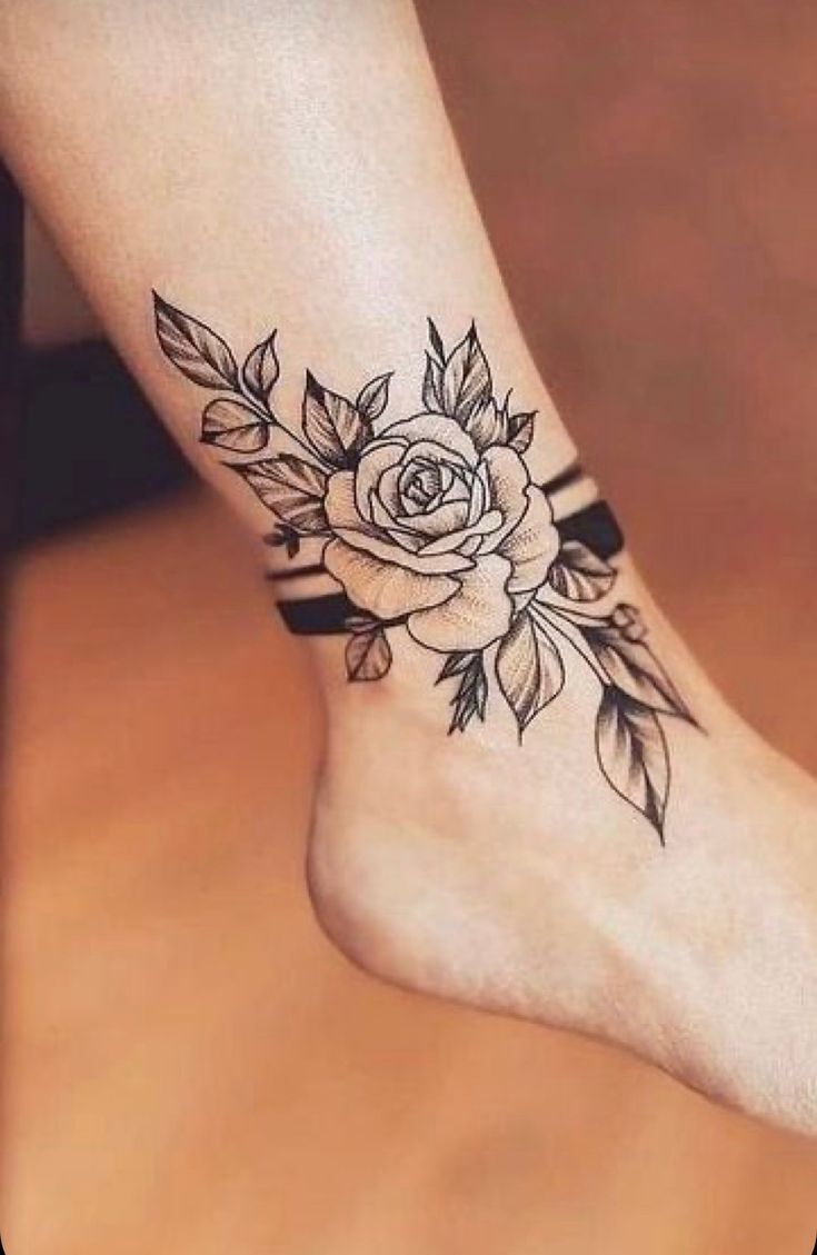 Phong cách xăm sáng tạo với họa tiết hoa phong cách tattoo sáng tạo mẫu hoa lá