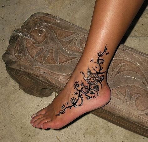 Phong cách xăm mắt cá chân cổ điển phong cách tattoo cổ điển ở mắt cá chân
