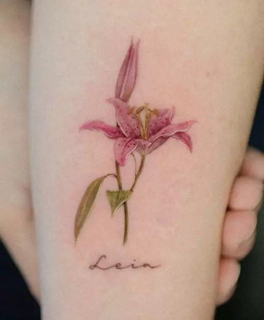 Hình xăm hoa huệ là xu hướng mới hình xăm hoa ly đang là xu thế mới