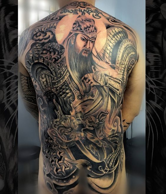 Khách hàng có một hình xăm Quan Vũ cực ngầu từ lưng đến mông khách xăm hình quan vũ kín từ lưng tới mông cực ngầu