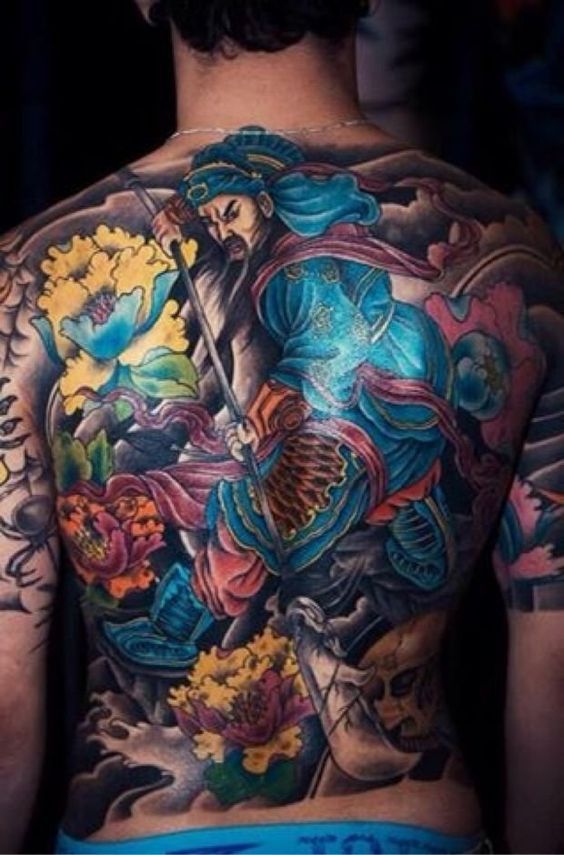 Hình xăm Quan Vũ kết hợp hoa mẫu đơn sau lưng hình xăm quan vũ kết hợp hoa mẫu đơn kín lưng