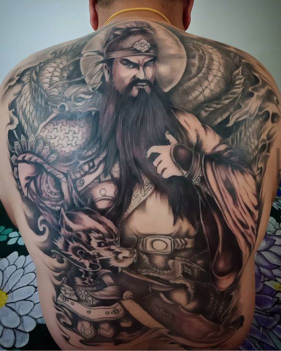Khách hàng có hình xăm Quan Vũ che kín toàn bộ lưng khách xăm hình xăm quan vũ kín lưng