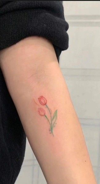 kiểu xăm tulip nhỏ xinh đáng yêu