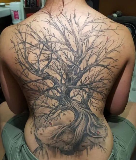 hình xăm cây ở lưng mẫu 2