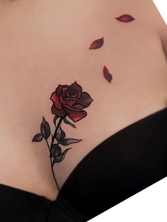 hình xăm hoa hồng ở ngực mẫu 3