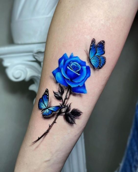 hình xăm hoa hồng xanh ở tay