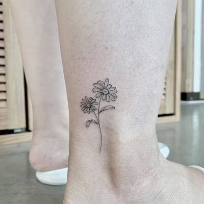 mẫu tattoo cành hoa cúc mini đầy ý nghĩa