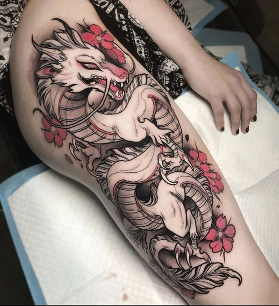 Hình xăm rồng trắng và hoa anh đào đẹp ở đùi 200+ hình xăm rồng mang phong cách nhật cổ đến tả thực cực đẹp - Genztattoo