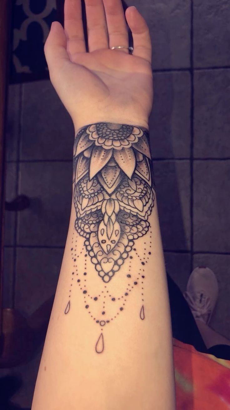 Hình xăm hoa mandala dịu dàng Hình xăm hoa mandala dịu dàng