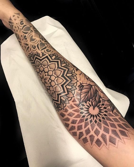 Hình xăm hoa mandala mượt mà Hình xăm hoa mandala mượt mà