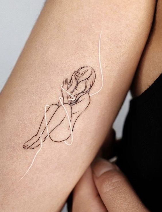250 hình xăm cô gái mini xăm tay vai ý tưởng - Genztattoo