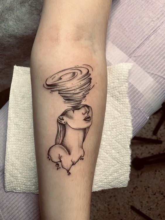 250 hình xăm cô gái mini xăm tay vai ý tưởng - Genztattoo