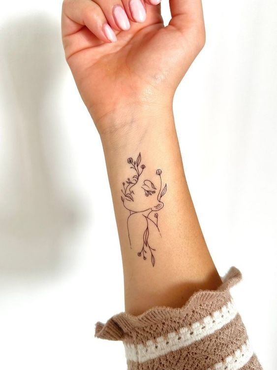 250 hình xăm cô gái mini xăm tay vai ý tưởng - Genztattoo