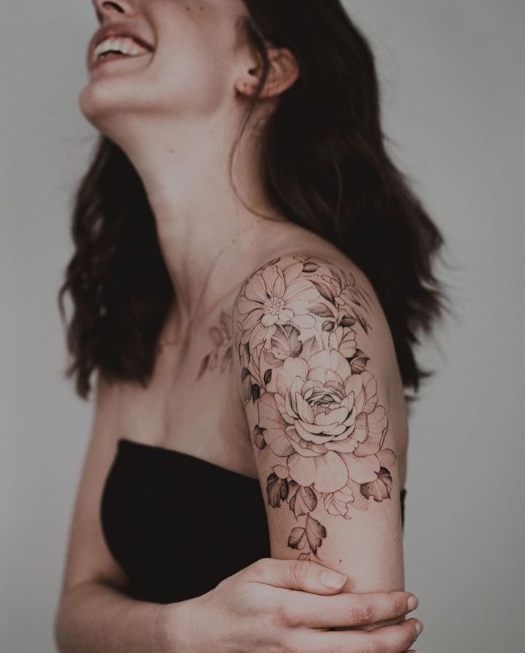 hình xăm cách điệu nhẹ nhàng