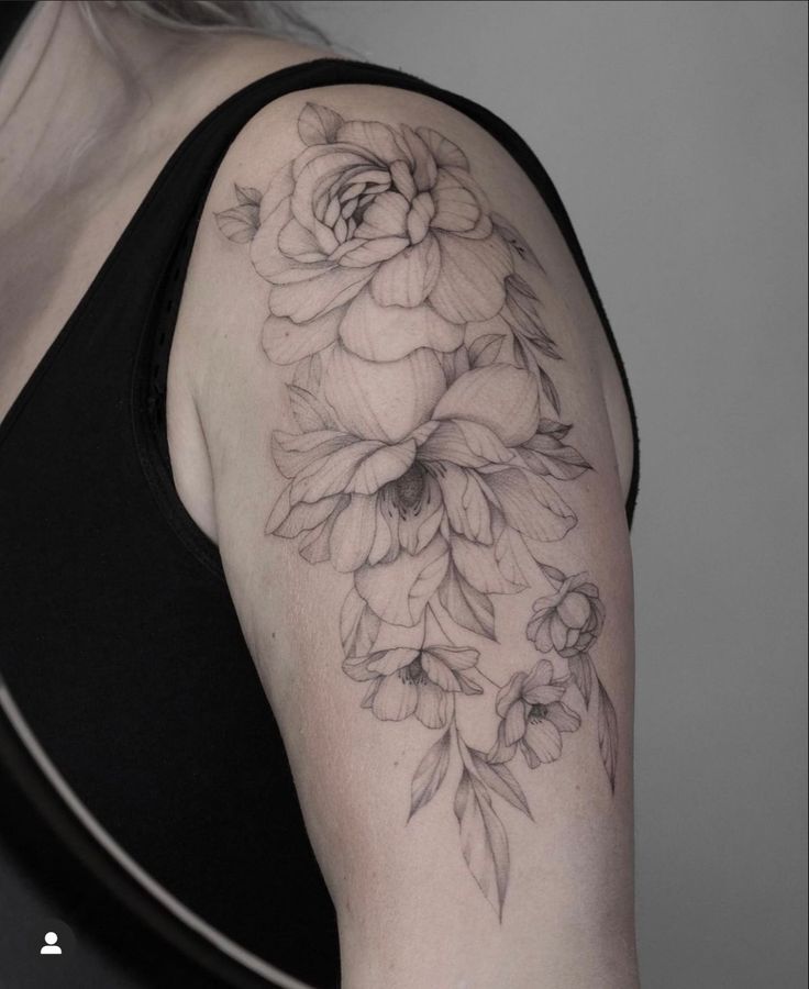tatto những bông hoa ở bắp tay cho người mới
