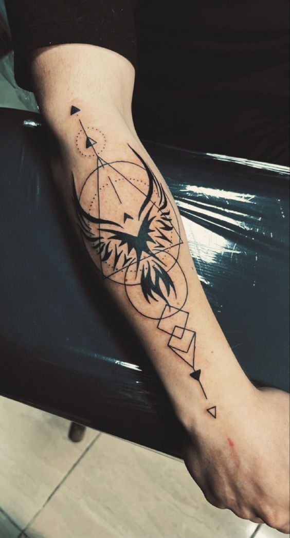 tattoo tam giác chim ưng cực chất size mini