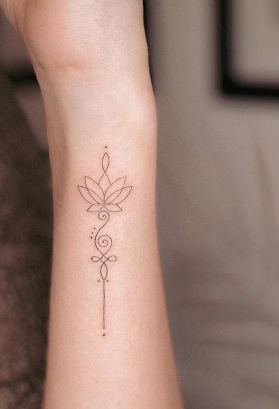 tatto hoa sen hoa lệ
